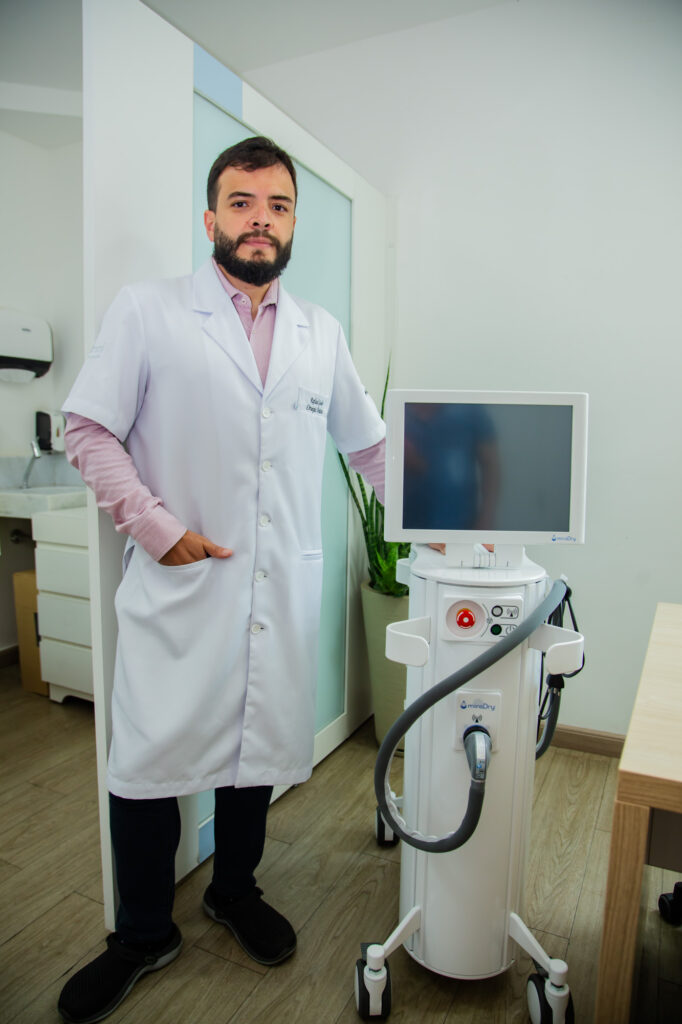 Cirurgia minimamente invasiva para hiperidrose - videotoracoscopia com recuperação rápida